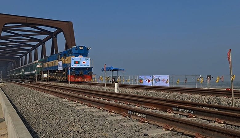 যমুনা রেল সেতুতে যাত্রীবাহী ট্রেন চলবে আজ
