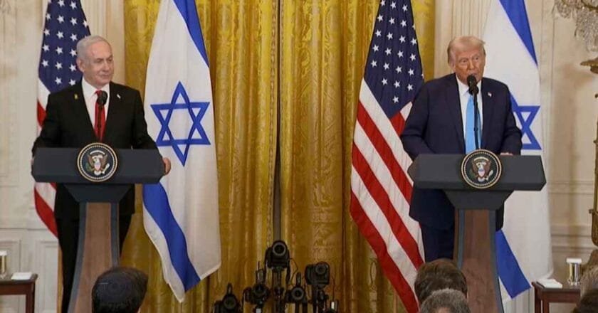 নেতানিয়াহুর উপস্থিতিতে গাজা দখলের ঘোষণা দিলেন ট্রাম্প!