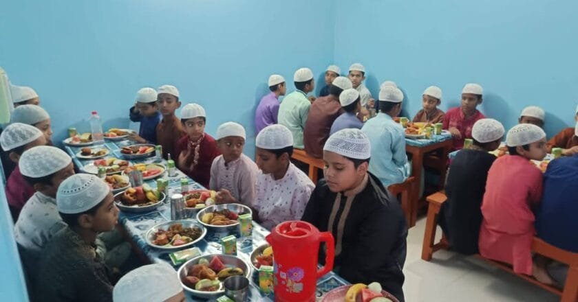 মওলানা আবদুর রহীমের মাগফেরাতের জন্য দারুন নাজাত মডেল মাদ্রাসায় দোয়া ও ইফতার মাহফিল