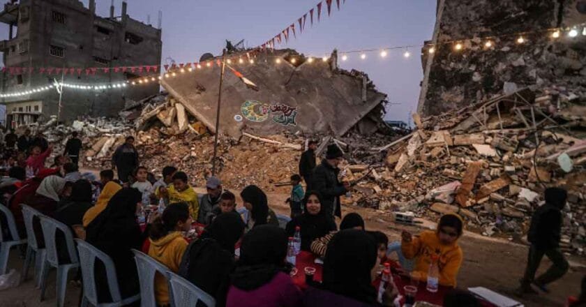 প্রথম রোজার সেহরি ঠিক মতো খেতে পারেননি গাজাবাসী