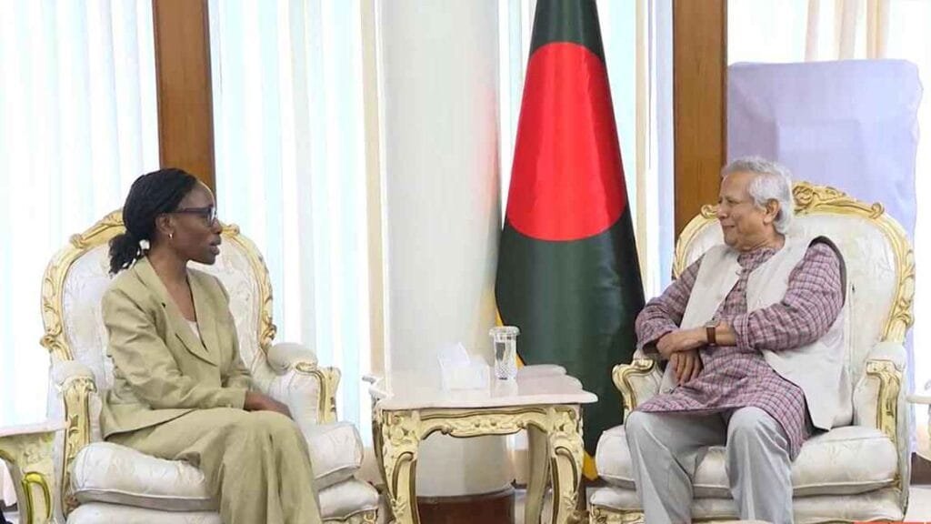 নির্ধারিত সময়ে নির্বাচন আয়োজনে সরকার অঙ্গীকারাবদ্ধ: প্রধান উপদেষ্টা