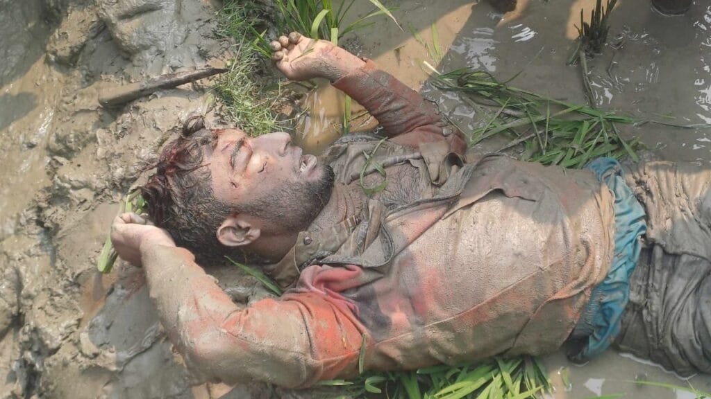 নাগেশ্বরীতে ধান ক্ষেতে যুবকের লাশ উদ্ধার, অটো ছিনতাইয়ের সন্দেহ