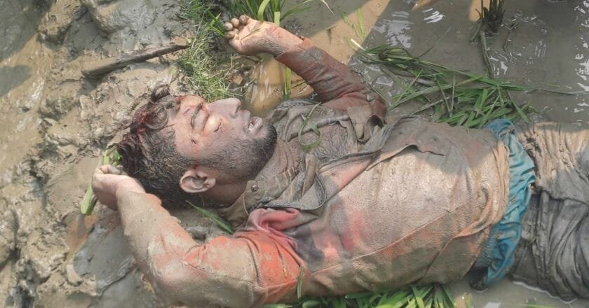 নাগেশ্বরীতে ধান ক্ষেতে যুবকের লাশ উদ্ধার, অটো ছিনতাইয়ের সন্দেহ