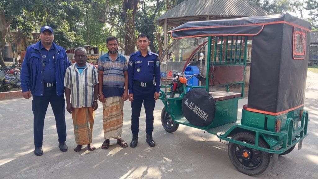 নাগেশ্বরীতে অটোচালক হত্যা ও অটো ছিনতাই: রংপুর থেকে দুইজন গ্রেফতার