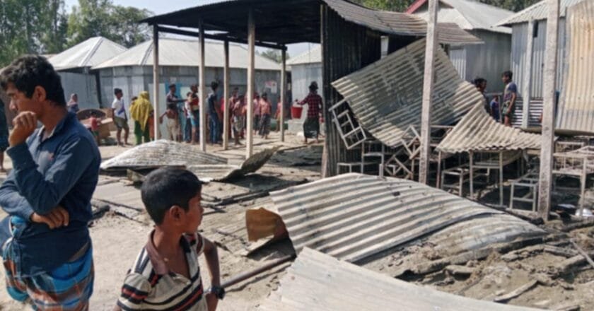 বেলকুচিতে আগুনে প্রাথমিক বিদ্যালয়ের ঘরসহ আসবাবপত্র ভস্মীভূত!