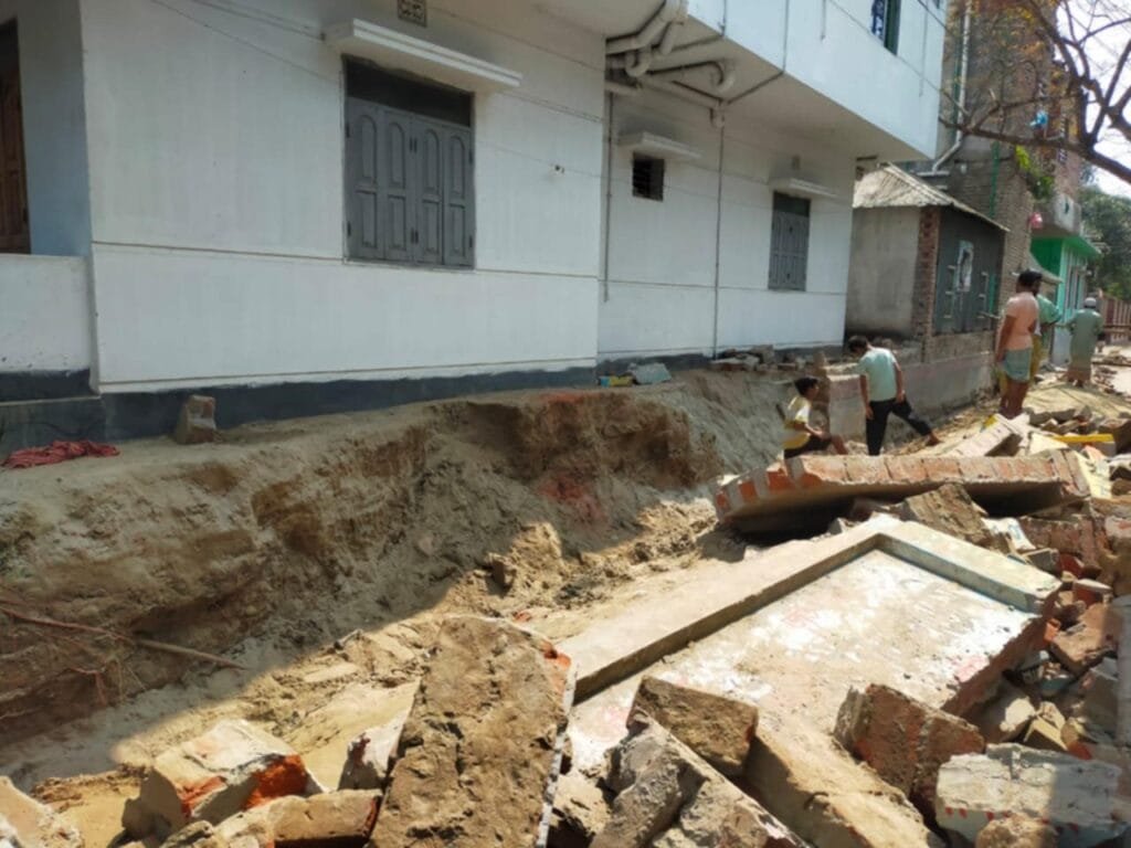 সিরাজগঞ্জ শহরে দেয়াল ধসে ২জন নির্মাণ শ্রমিক নিহত, আহত ২