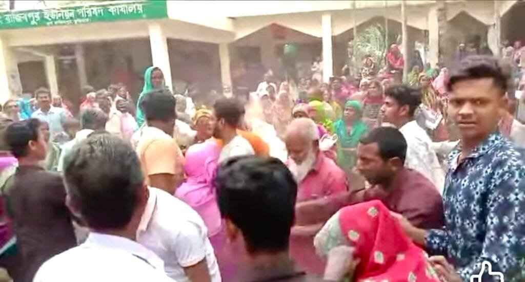 রাজিবপুরে ভিজিএফ চাল বিতরণকে কেন্দ্র করে হামলায় দুই ভাই আহত, লুটপাটের অভিযোগ