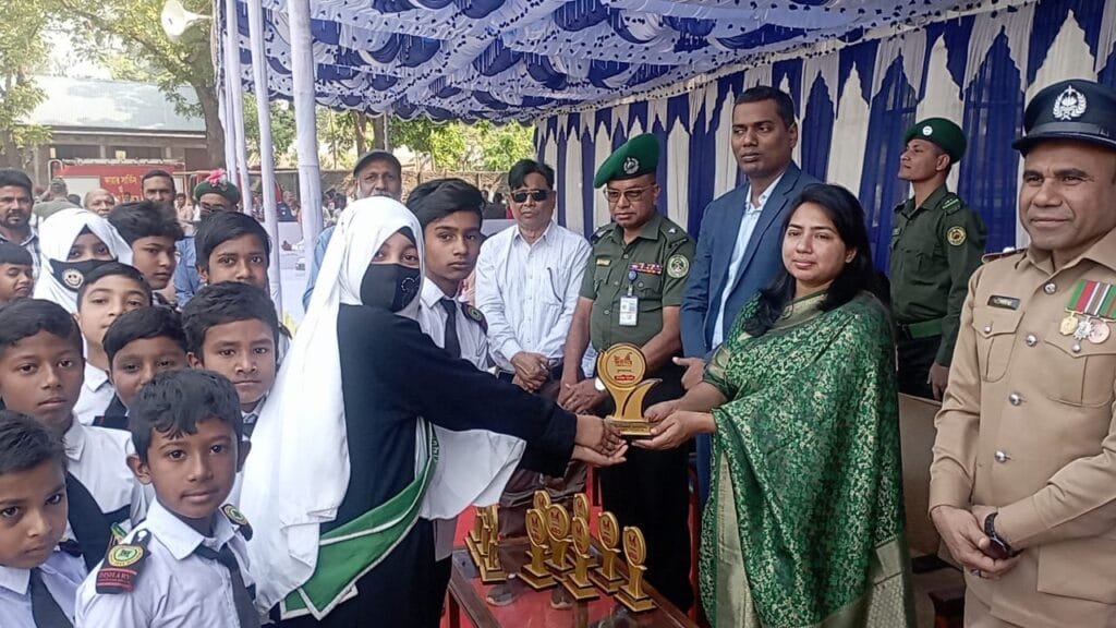 বেলকুচিতে যথাযোগ্য মর্যাদায় স্বাধীনতা ও জাতীয় দিবস পালিত