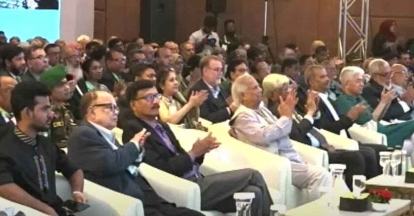 বিনিয়োগ সম্মেলনে যোগ দিলেন প্রধান উপদেষ্টা