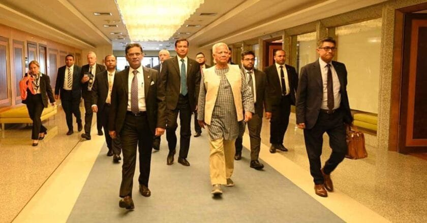 রোম থেকে ঢাকার পথে প্রধান উপদেষ্টা