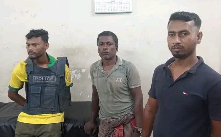 খুলনায় হত্যা মামলার ৫ আসামীকে গণধোলাই