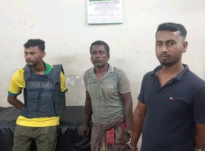 খুলনায় হত্যা মামলার ৫ আসামীকে গণধোলাই
