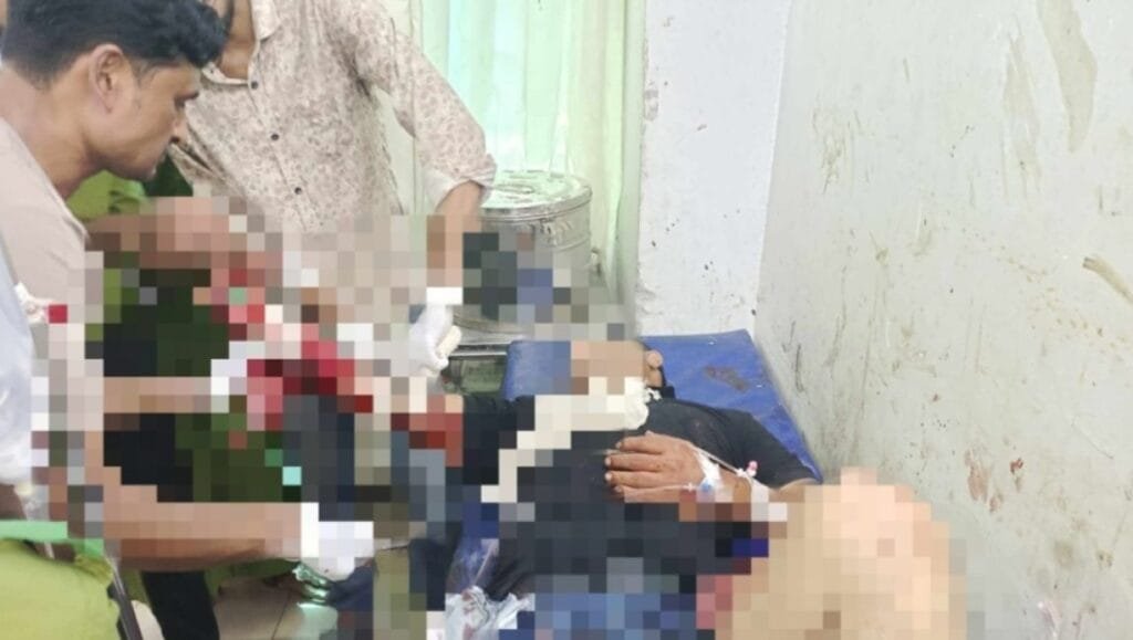 বগুড়ায় দিনদুপুরে ধারালো অস্ত্র দিয়ে কুপিয়ে টাকা ছিনতাই