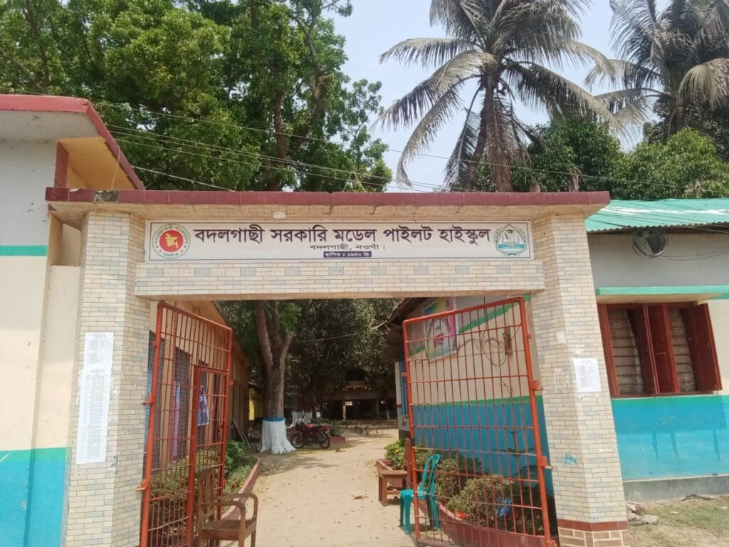 বদলগাছীতে সুন্দর পরিবেশে এসএসসি, দাখিল ও ভকেশনাল পরিক্ষা অনুষ্ঠিত