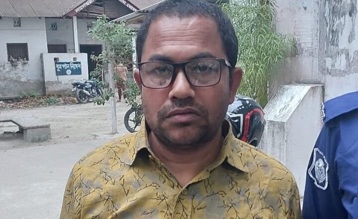 সন্তোষপুর ইউনিয়নের ভারপ্রাপ্ত চেয়ারম্যান মো. জাহাঙ্গীর আলম গ্রেফতার
