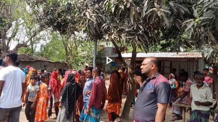 মোটরসাইকেল ধীরগতিতে চালাতে বলায় দুই এসএসসি পরীক্ষার্থীকে মারধর