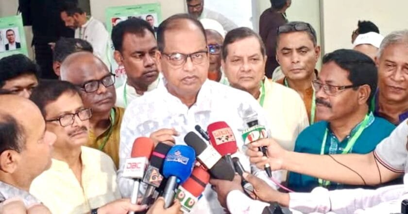 আসন্ন নির্বাচন নিয়ে সরকারের ‘বিভ্রান্তিকর ভূমিকা’ নিয়ে দুদুর সমালোচনা