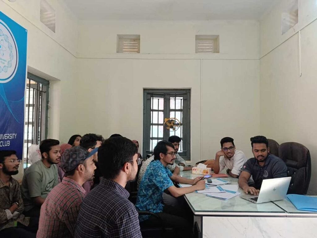 রাবি সায়েন্স ক্লাব পরিদর্শনে জাতীয় বিজ্ঞান ও প্রযুক্তি জাদুঘর'র প্রতিনিধিদল