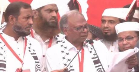 "মার্চ ফর গাজা"য় ঘোষণাপত্র পাঠ করেন 'আমার দেশ ' পত্রিকার সম্পাদক মাহমুদুর রহমান