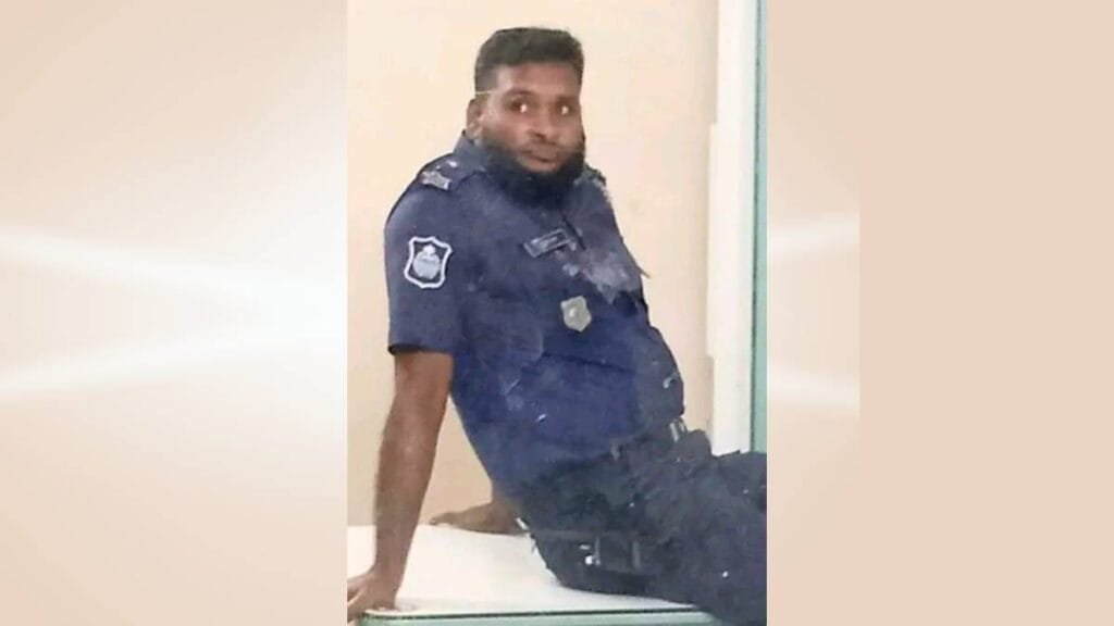 বগুড়ায় মোটরসাইকেল হেফাজতে নিতে গিয়ে হামলায় শিকার পুলিশ