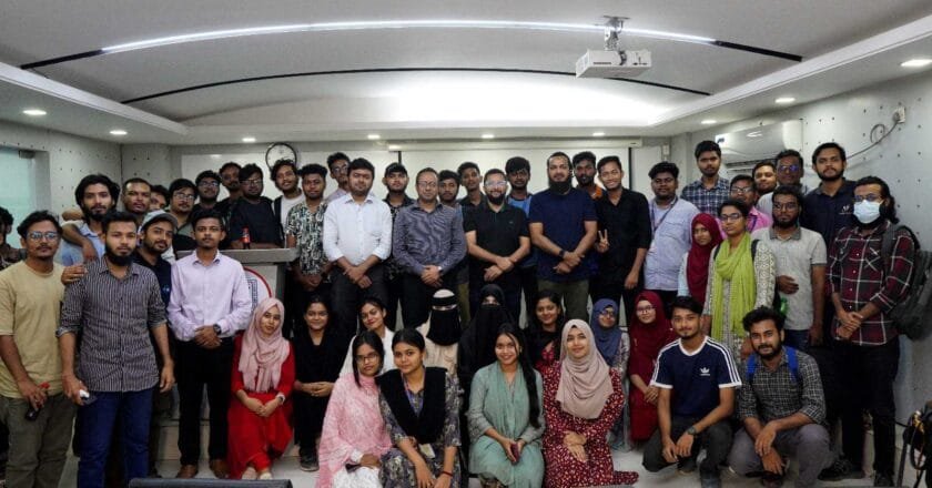 ইউআইটিএসে “অ্যাকসেলেরেটিং বাংলাদেশ” এর এআই-চালিত ইমপ্যাক্ট স্টার্টআপ বিষয়ক কর্মশালা