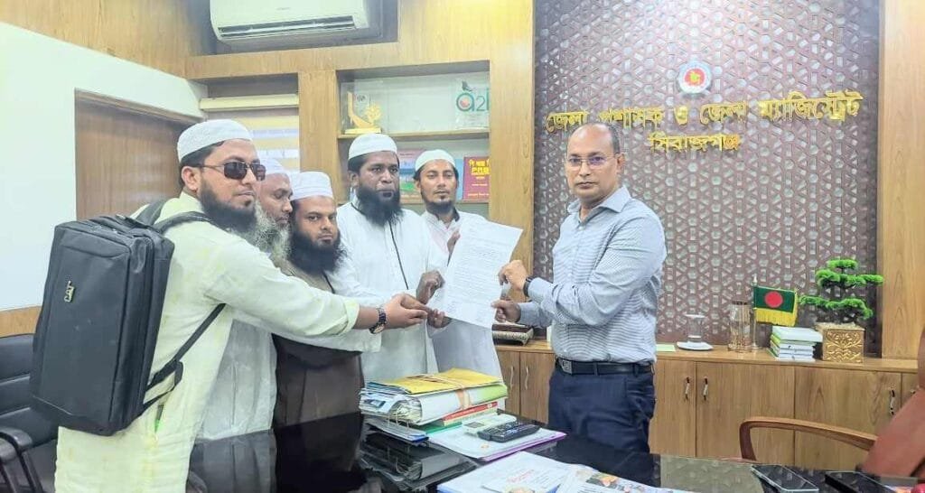 বকেয়া বেতনের দাবিতে প্রধান উপদেষ্টা বরাবর স্মারকলিপি দিল ইফা'র শিক্ষকরা