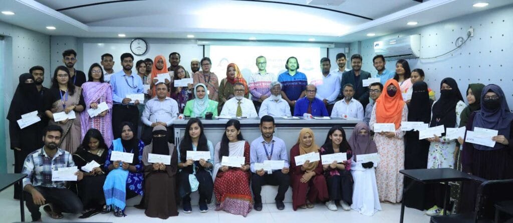 'রত্নগর্ভা তাহমিনা রহমান বৃত্তি' পেল ইউআইটিএসের ৩০ মেধাবী শিক্ষার্থী