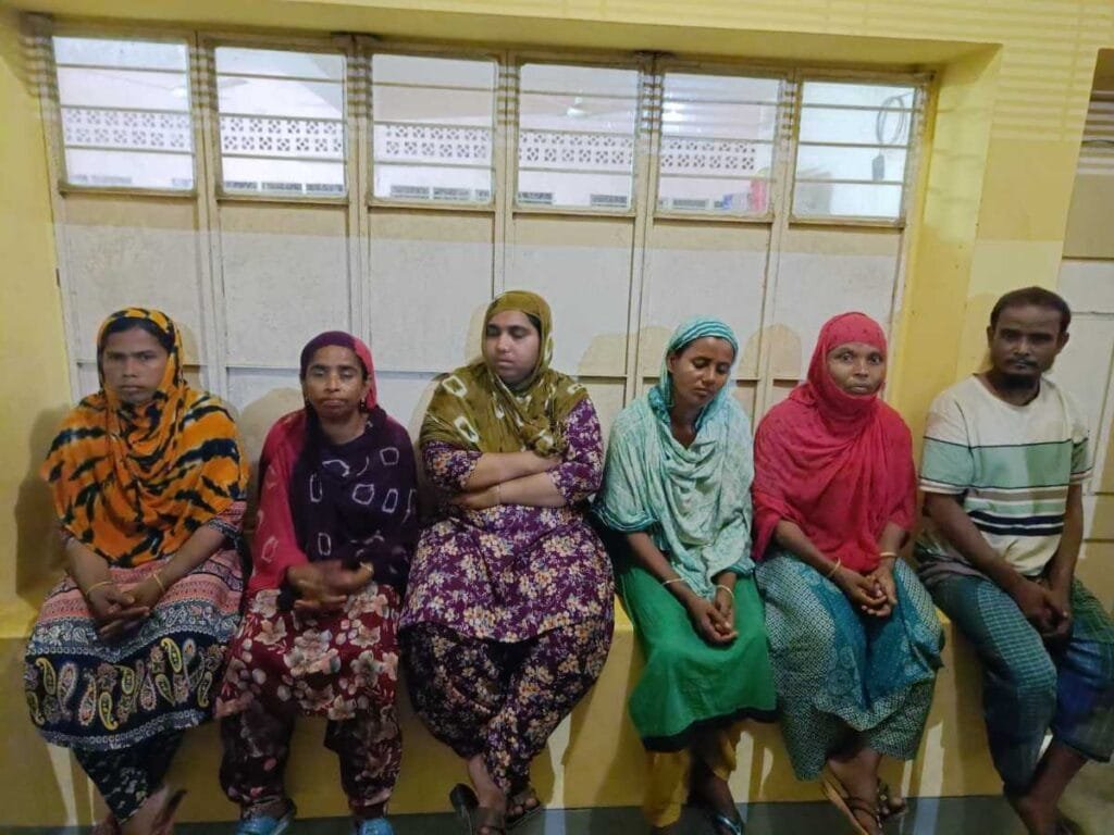 পানছড়ি সীমান্তে ৩০ গুজরাটিকে বিএসএফ পুশ ইন করেছে