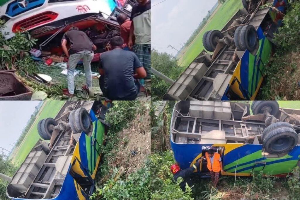 যশোর-বেনাপোল মহাসড়কে ভয়াবহ বাস দুর্ঘটনা