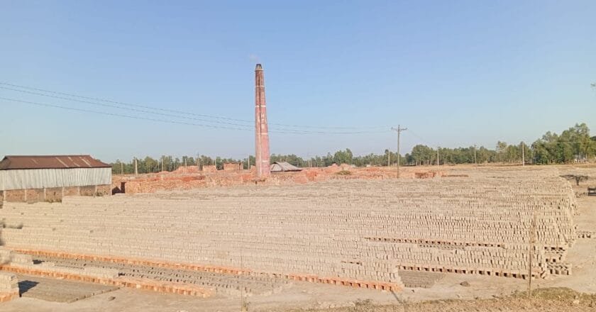 অবৈধ ইটভাটায় দখল-দূষণে বিপর্যস্ত কুড়িগ্রাম