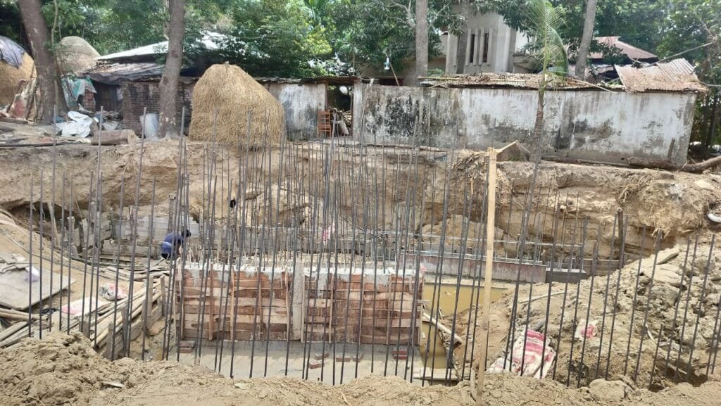 সাতকানিয়ায় চেয়ারম্যানের আত্নীয় হওয়ায় একাই পেলেন অর্ধকোটি টাকার সেতু