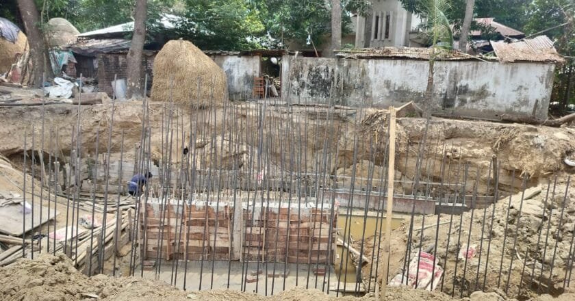 সাতকানিয়ায় চেয়ারম্যানের আত্নীয় হওয়ায় একাই পেলেন অর্ধকোটি টাকার সেতু