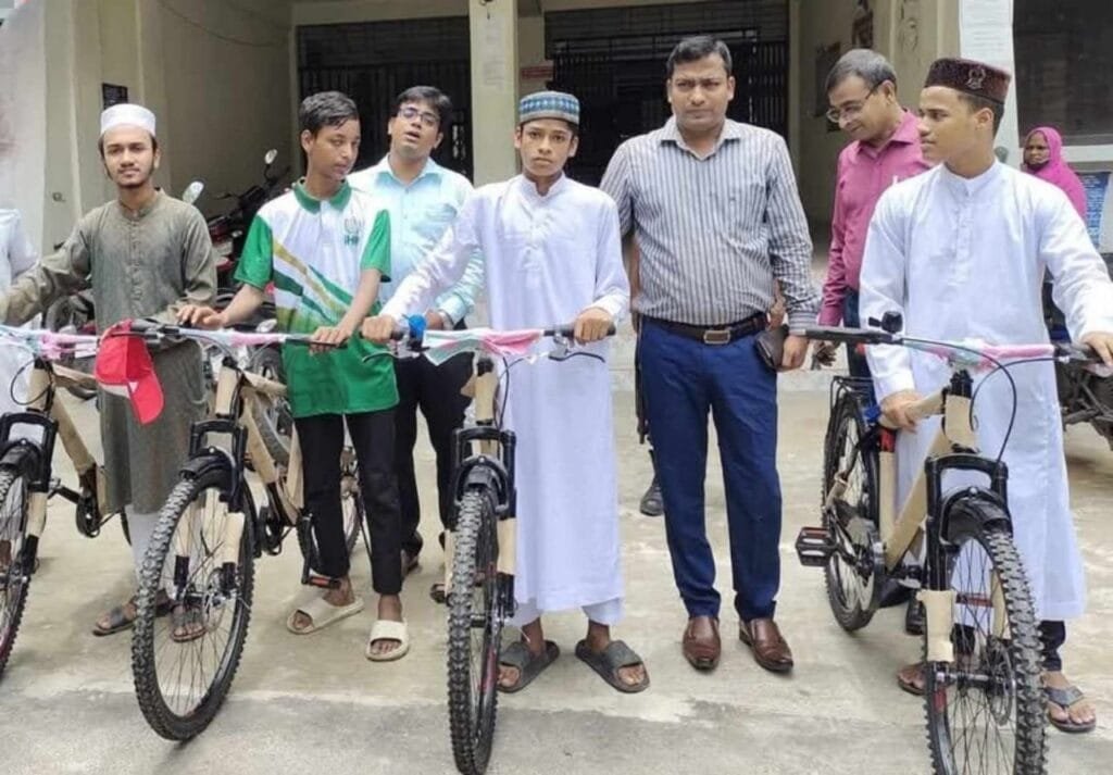 'ইসলামিক এইড বাংলাদেশ' কর্তৃক বানারীপাড়ায় শিক্ষার্থীদের মাঝে সাইকেল বিতরণ