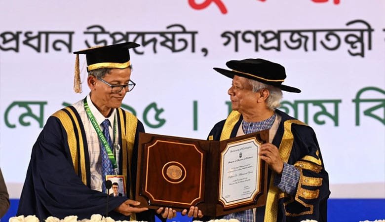 প্রধান উপদেষ্টাকে ডি-লিট উপাধি দিল চট্টগ্রাম বিশ্ববিদ্যালয়