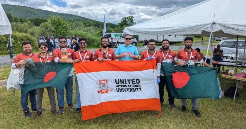 ইউআইইউ অ্যাসেন্ড দল ক্যানস্যাট প্রতিযোগীতায় এশিয়ায় ২য়