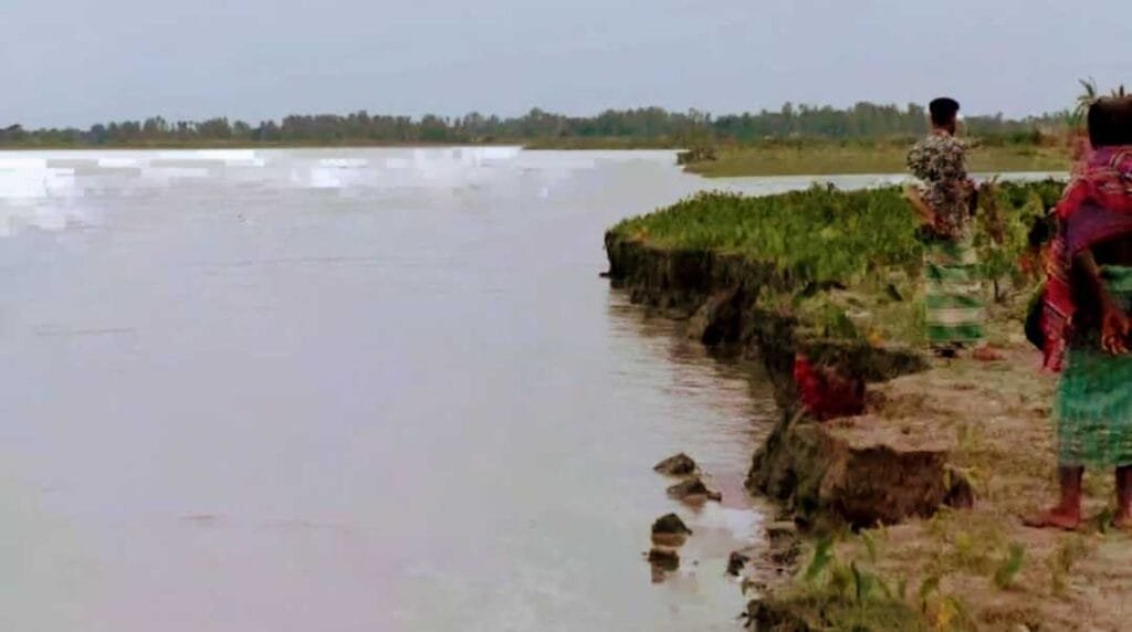 নাগেশ্বরীতে নদী ভাঙনে নিঃস্ব কয়েক হাজার পরিবার; নদী শাসনের দাবি