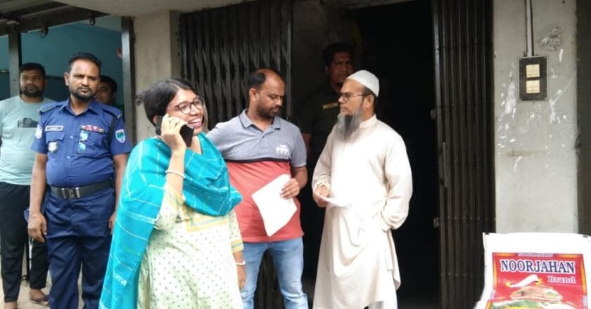 ঝিকরগাছায় টিআর-কাবিখার চাল ভারতীয় বস্তায় প্যাকিং: খোকন এন্টারপ্রাইজকে ১ লাখ টাকা জরিমানা