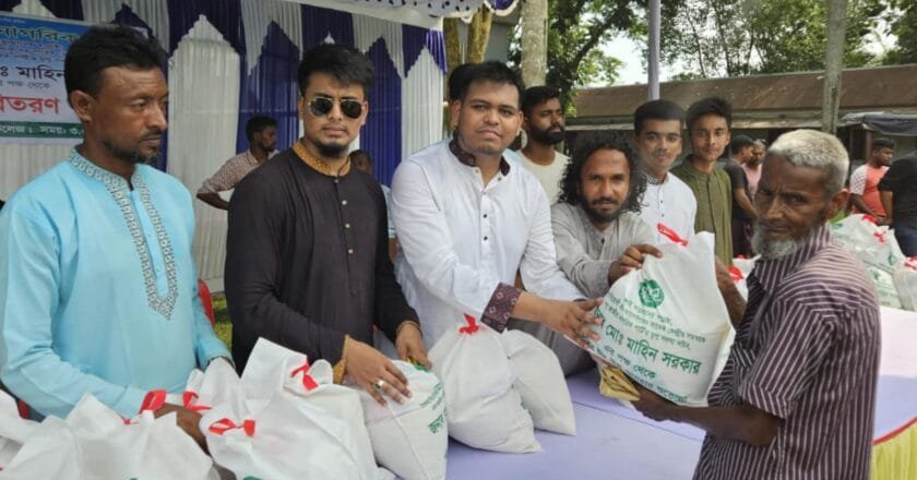 বেলকুচিতে এনসিপি’র উদ্যােগে অসহায় পরিবারের মাঝে ঈদ সামগ্রী বিতরন