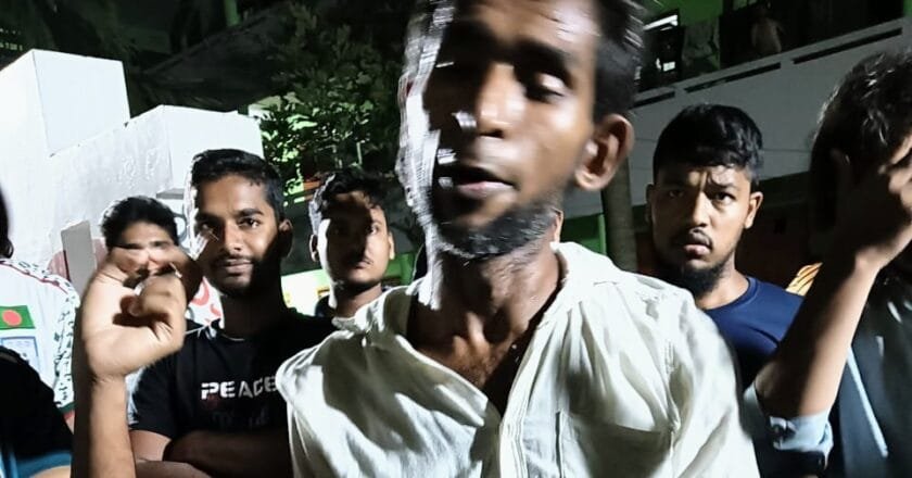 ঢাকা আলিয়ার হলে চোর আটক, গার্ড-প্রশাসনের ঘুম ভাঙবে এবার!