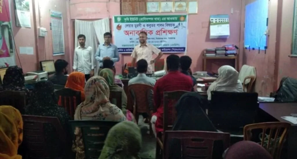 শিয়ালকোলে দুই দিনব্যাপী লেয়ার মুরগী ও কবুতর পালন বিষয়ক প্রশিক্ষণ সম্পন্ন