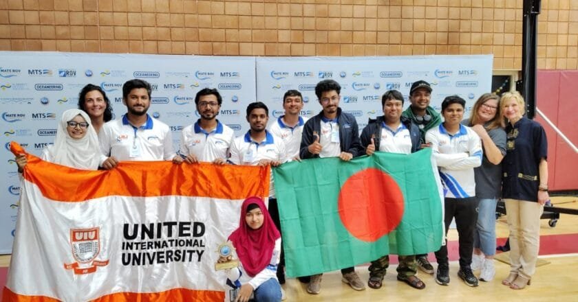 ‘ইউআইইউ মেরিনার’ টিম মেট রোভ প্রতিযোগিতায় এশিয়ায় চ্যাম্পিয়ন ও বিশ্বে ৫ম