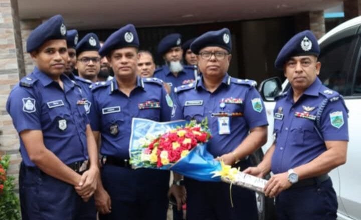 রেঞ্জ ডিআইজির সিরাজগঞ্জ ডিএসবি অফিস পরিদর্শন