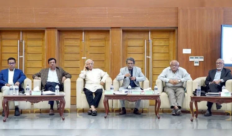 রাষ্ট্র গঠনের এমন সুযোগ হেলায় হারানো যাবে না: আলী রীয়াজ