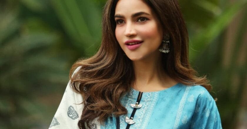 ফ্ল্যাট থেকে পাকিস্তানি অভিনেত্রীর অর্ধগলিত মরদেহ উদ্ধার