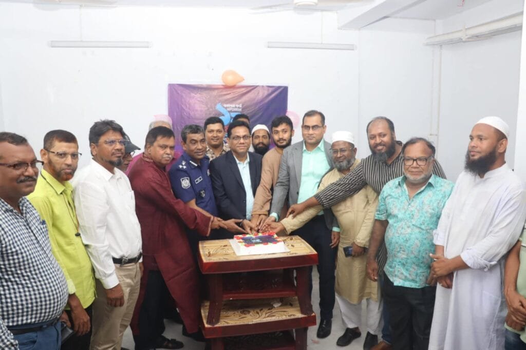 খুলনায় বর্ণিল আয়োজনে কালের কণ্ঠ মাল্টিমিডিয়ার প্রতিষ্ঠাবার্ষিকী উদযাপন
