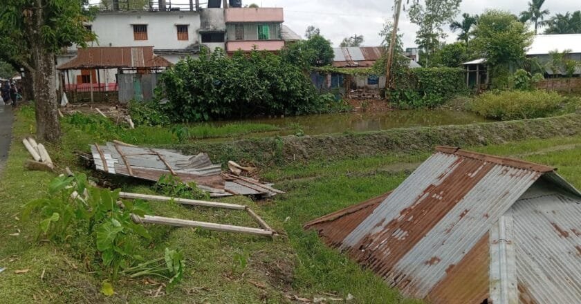 ভূরুঙ্গামারীতে জমি দখলের চেষ্টা ও প্রাণনাশের হুমকি, থানায় শিক্ষিকার জিডি