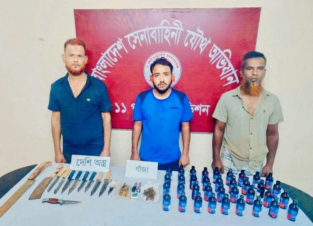 বগুড়ায় দেশীয় অস্ত্র ও মাদকসহ ৫ শীর্ষ মাদক কারবারী আটক