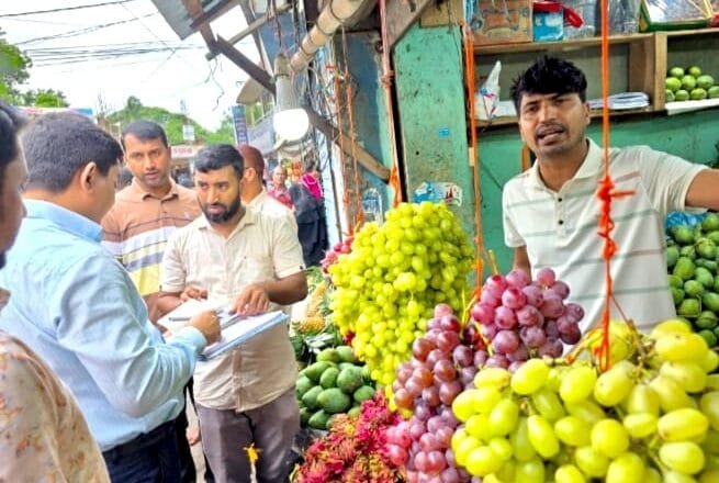 রায়পুরায় ভ্রাম্যমান আদালতের উচ্ছেদ অভিযান; ৩২ হাজার টাকা জরিমানা