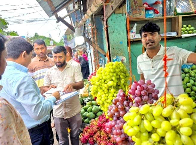 রায়পুরায় ভ্রাম্যমান আদালতের উচ্ছেদ অভিযান; ৩২ হাজার টাকা জরিমানা