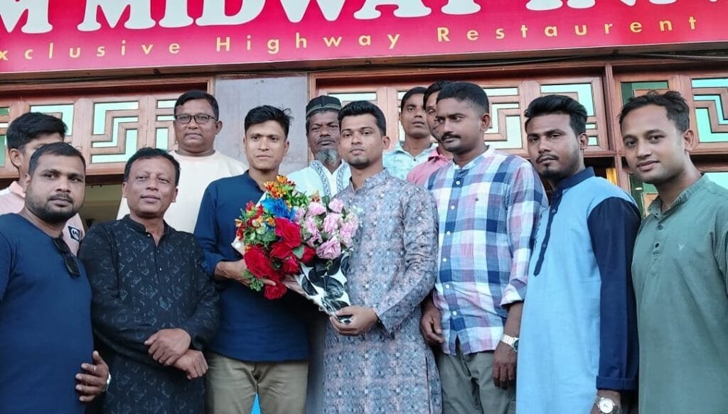 মানব প্রিয় বড়ুয়ার আগমনে লোহাগাড়া বিএনপির ফুলেল শুভেচ্ছা